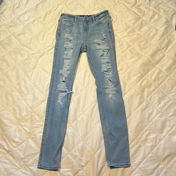 Hollister Jeans - Picture 1 of 2